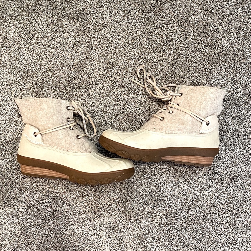 Sperry Women’s rain & snow boots.